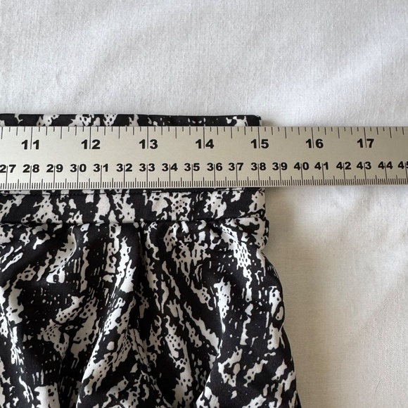 St. Tropez Pull-On Stretchy Wide Leg Pants Black + White Festival Aztec M - Picture 8 of 12